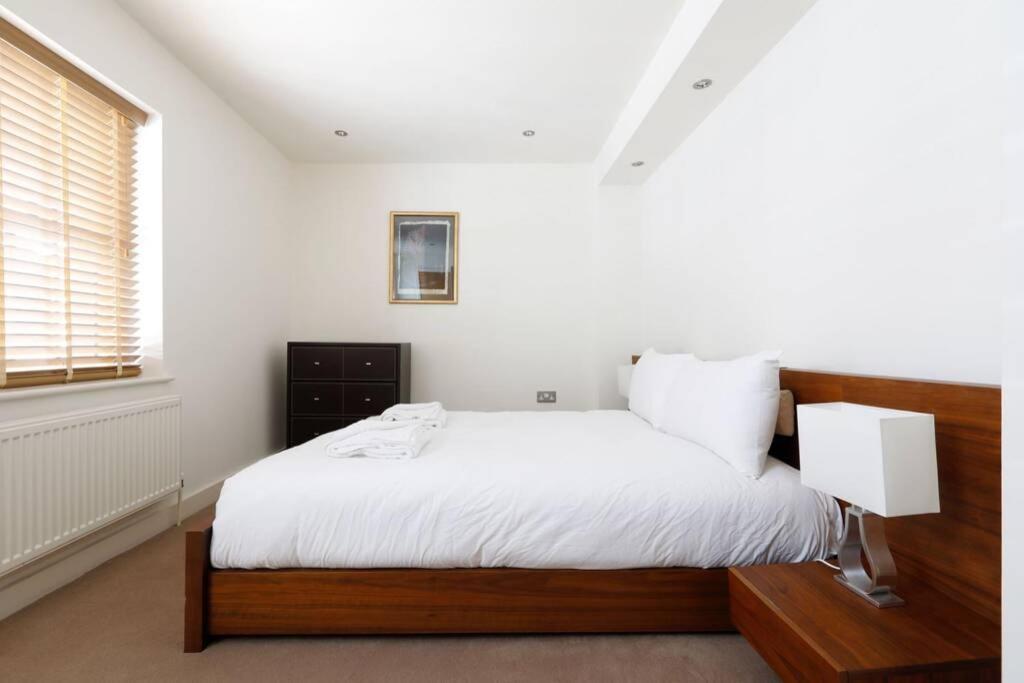 Beautiful 2 Bedroom Mews House With Parking By The Beach Hove Exterior foto